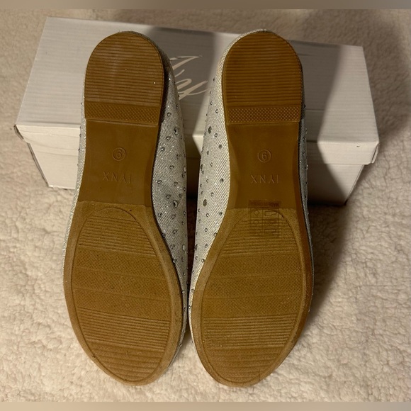 Iynx Brand shoes Silver with Rhinestones - Picture 10 of 15